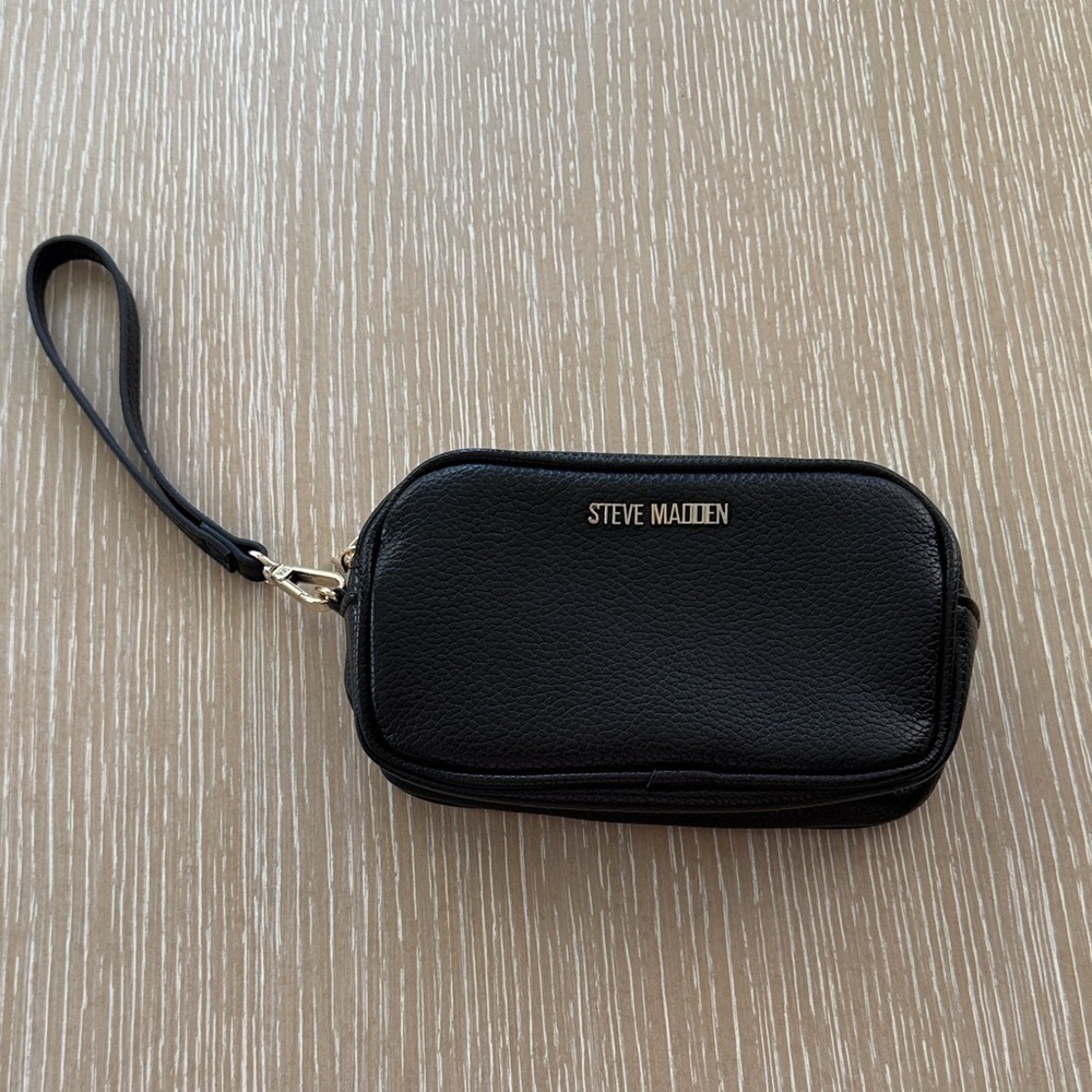 Steve Madden Black Vegan Leather Wristlet Convertible Fanny Bag Gold Accents